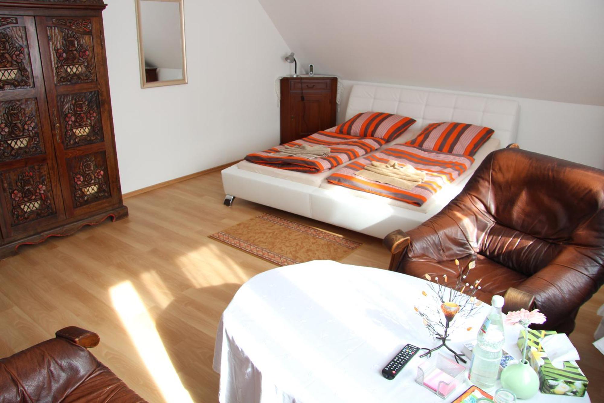 Hotel Am Schloss Neuenstein Δωμάτιο φωτογραφία