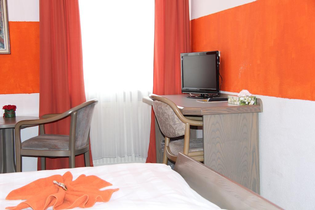 Hotel Am Schloss Neuenstein Εξωτερικό φωτογραφία