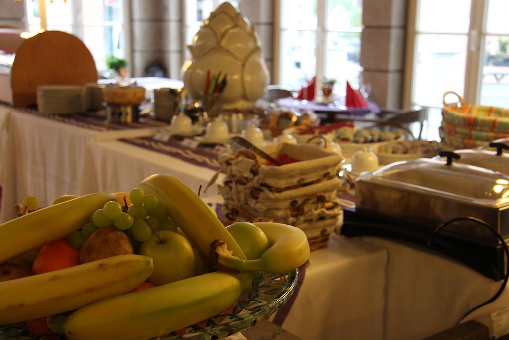 Hotel Am Schloss Neuenstein Εξωτερικό φωτογραφία